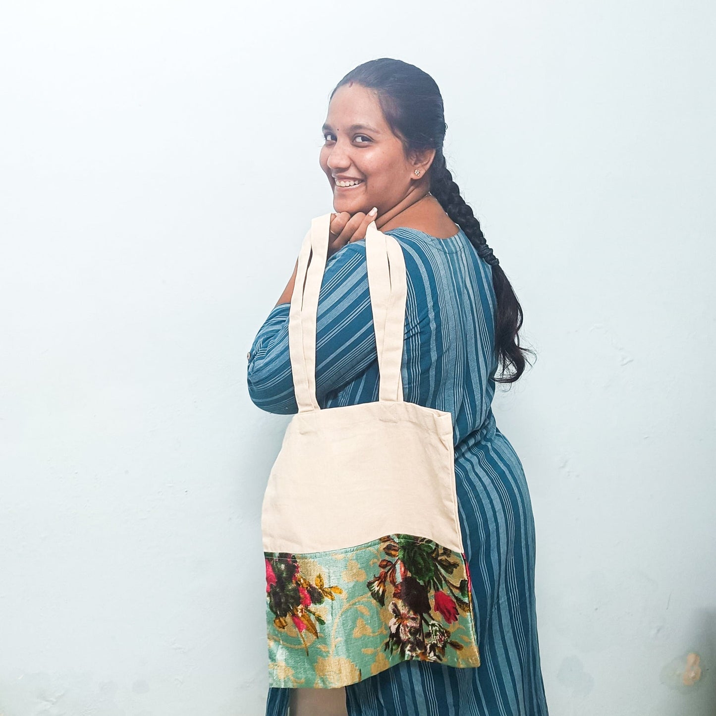 Half sari, half cotton tote bag, ethically handmade in India - Wear Yaani