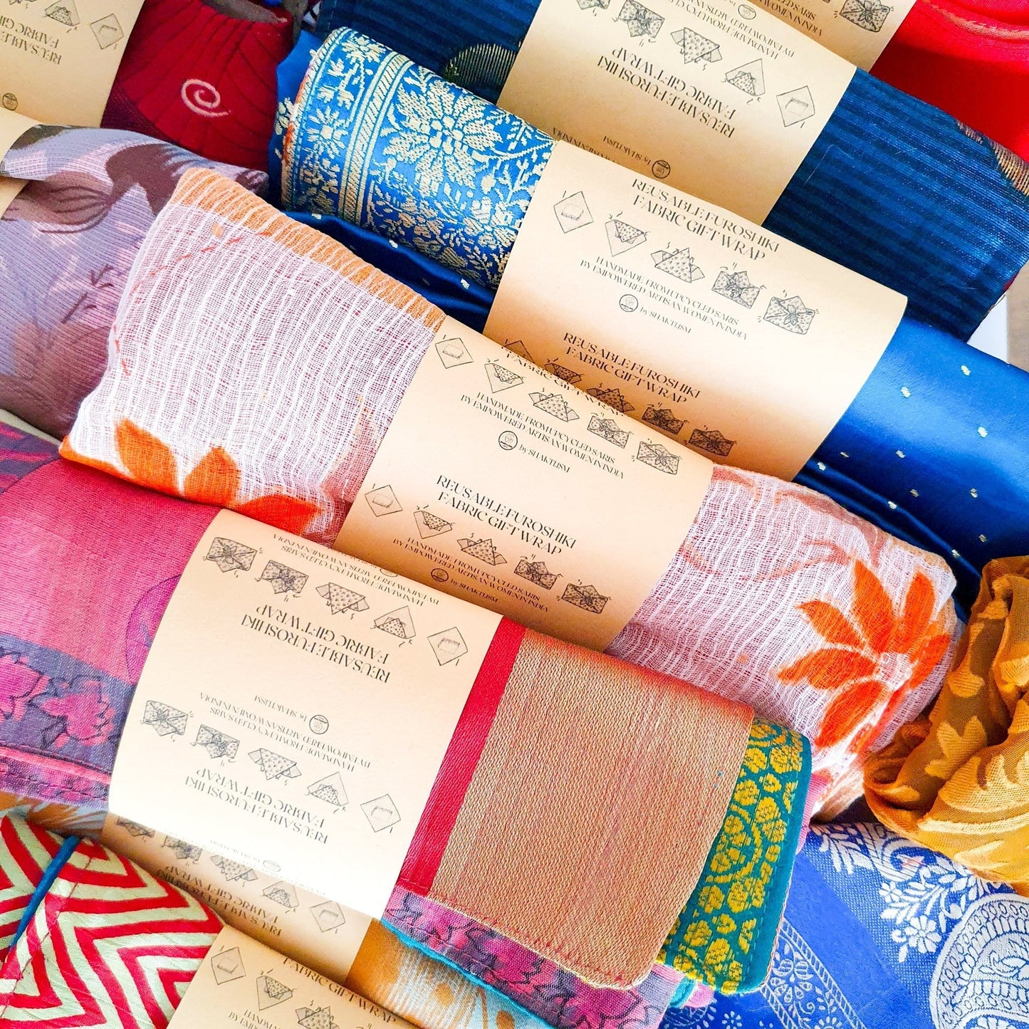 Reusable sari gift wrap, upcycled and reversible - Wear Yaani