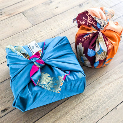 Reusable sari gift wrap, upcycled and reversible - Wear Yaani